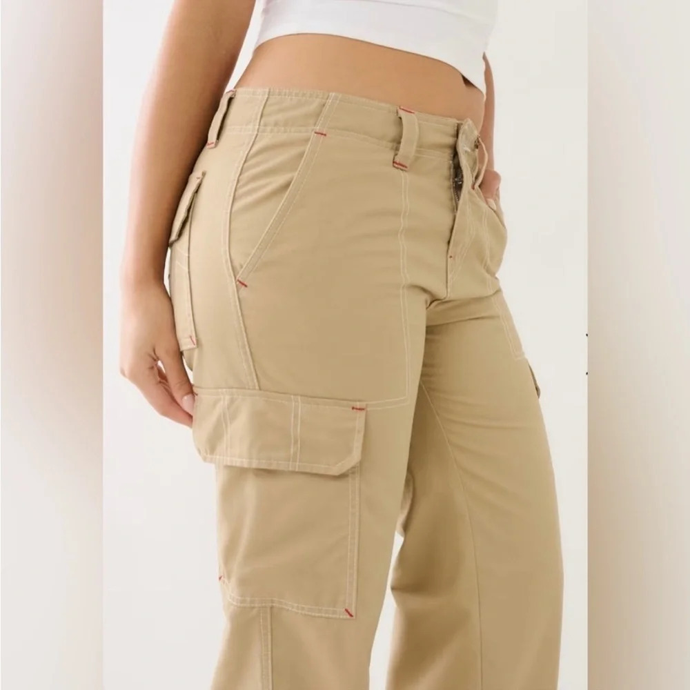 True Religion Military Single Needle Cargo Pant Travertine
Khaki Women's 28 NWT - Picture 5 of 16